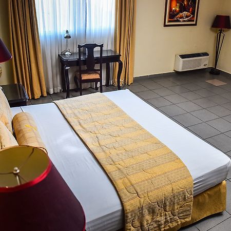 Hotel Victoria ซานเปโดร ซูลา ภายนอก รูปภาพ